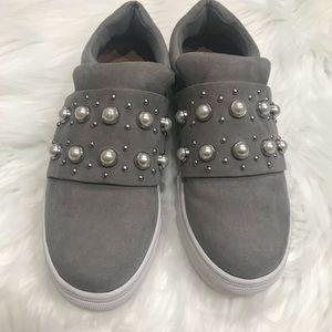 Steven Sneakers With Pear Accents
